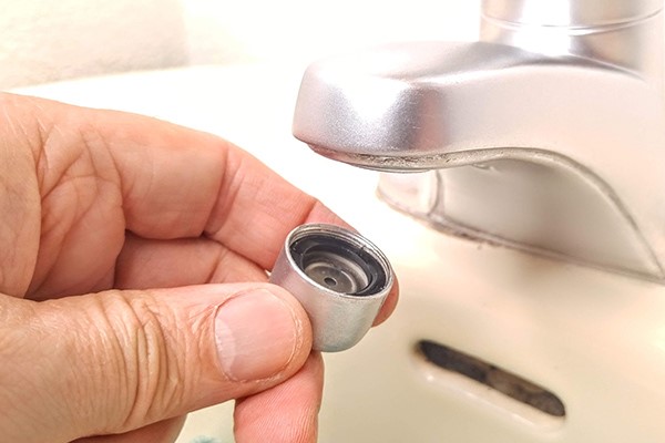 رفع مشکل فشار کم آب با شیرآلات بهداشتی