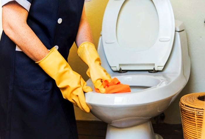 چطوری بوی بد توالت فرنگی رو از بین ببرم؟